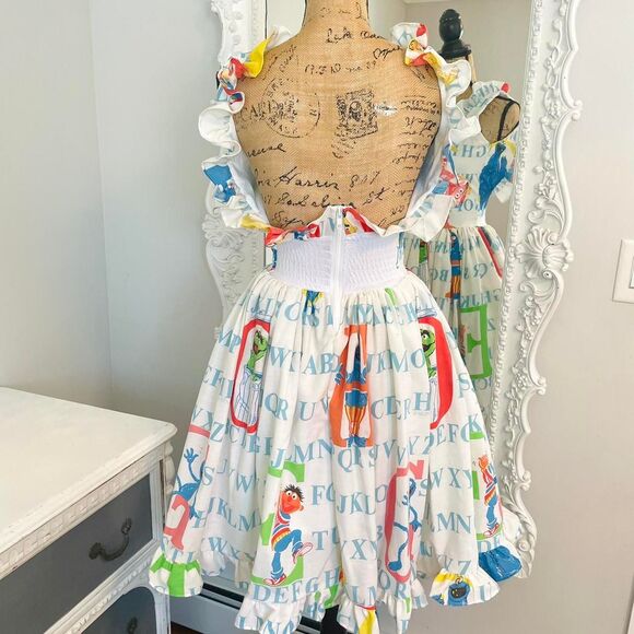 New York Couture *One of a Kind* VINTAGE Sesame Street Print Ruffle Dress - Picture 6 of 6